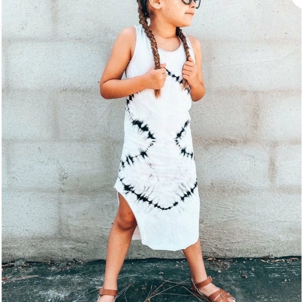 Chic Kids Casual Dress in Black and White